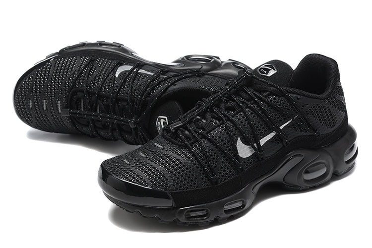 Utility Triple Black