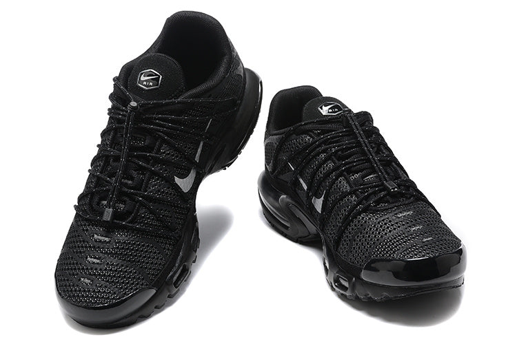 Utility Triple Black