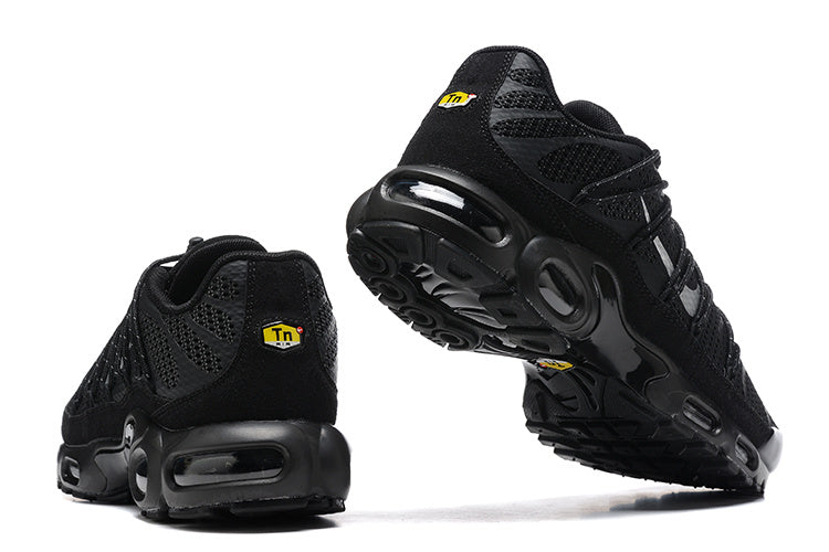 Utility Triple Black