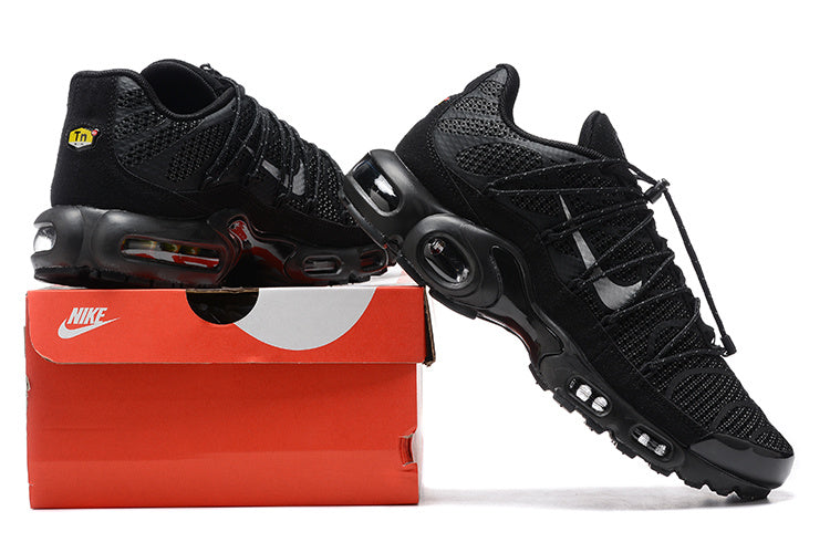 Utility Triple Black