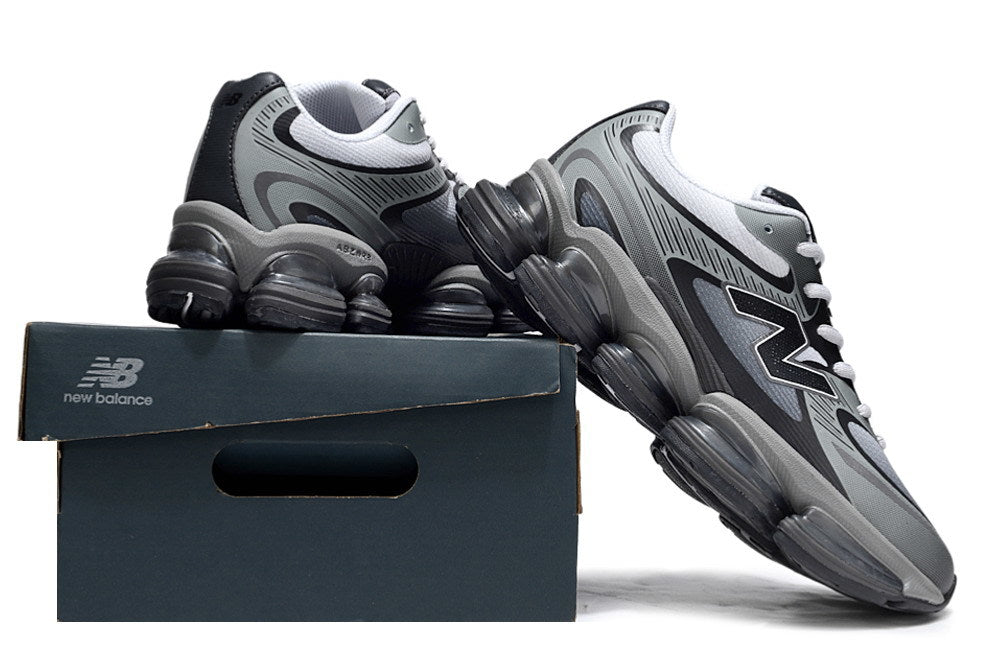 2002R Grey Black White
