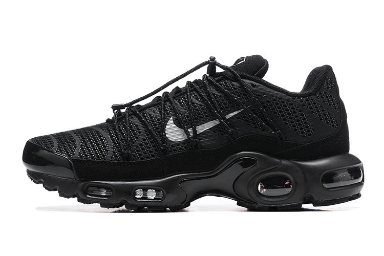 Utility Triple Black